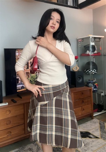 ပေါ့ပါးပြီး စတိုင်ကျတဲ့ အဝတ်လျှောက်နည်း — Hazel Clothing စတိုင်