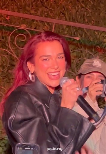 the accent pls 😭 it’s so cute @Dua Lipa @Team Dua HQ #houdini #british #accent