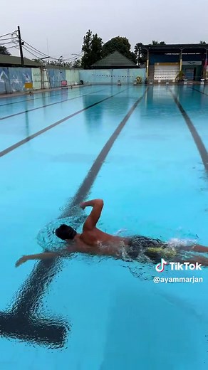 Berenang di Kolam Renang: Tips dan Trik
