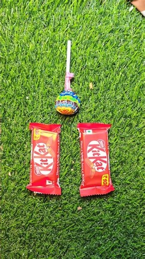 “KitKat vs Lollipop! 🍫🍭 Unexpected Twist You Didn’t See Coming!”
