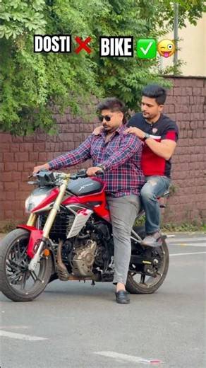 DOSTI or BIKE apke liye kya important hai?😜 #farazstuntrider #superbikes #bikers #bike #hayabusa