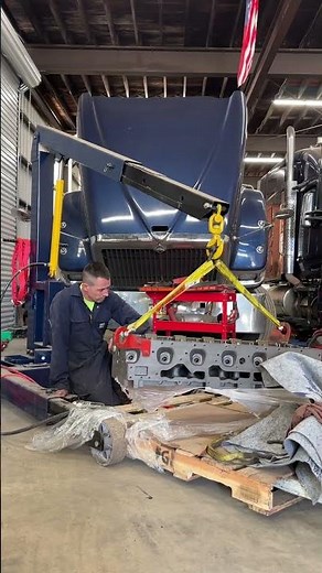 It’s time to use the 3 ton engine crane to lift the engine cylinder head #engine