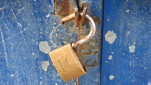 Microsoft warns of security flaw in IIS