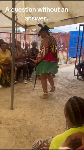 Why me?...#Sangoma #Ndauwe #eakabakwyentseng #sesothofashioneng #younghealer❤🐍