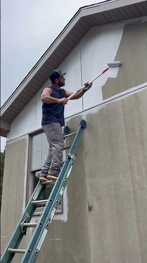 Priming All of the James Hardie Cement Panels Before Installing the Vertical Battens #diy