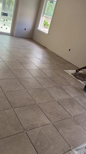 Tiling a Floor: Step-by-Step Guide for Beginners