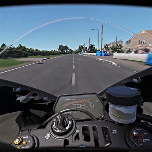 Yamaha R1 VS MV Agusta F4