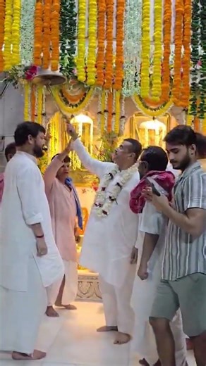 ভবানীপুরে ইসকন মন্দিরে শুভেন্দু অধিকারী পুজো দিয়ে বললেন মমতাকে আমি হারাবোই। ভবানীপুরে মমতা হারছে।