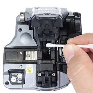 How to clean the clamp pad, anvil, and cleaver blade of CT50 | Fujikura