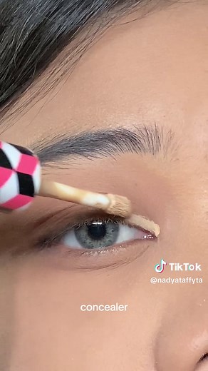 ROBLOX Eye Makeup Tutorial with Glitter Eyeshadow