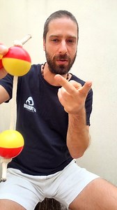 187K views · 12K reactions | Así de fácil es empezar a tocar los Kass Kass. En este tutorial te muestro lo primero que tenes que hacer para tocar como un campeón. Para aprender más sobre este instrumento escribí la palabra ENCUENTRO y te paso unas clases para que sigas aprendiendo #asalato #kashakas #ritmo #turorial | Adrian Foppiano | Facebook