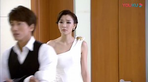 43K views · 1.2K reactions | CEO left his actress girlfriend to chase after a single mother? 总裁丢下明星女友，倒追单亲妈妈？！ #LovingNeverForgetting #恋恋不忘 Watch【Loving, Never Forgetting】on YOUKU APP ▶ https://qr.youku.com/pr?c=xaYZpfrZB0kv Shop officially licensed merch of your favorite YOUKU programs ▶ https://bit.ly/KOITAKEfb #YOUKU #优酷 | 优酷宠爱剧场 Youku Romance | Facebook