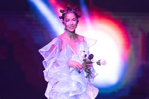 15 songs to listen to when vibrations are low and anxiety is high