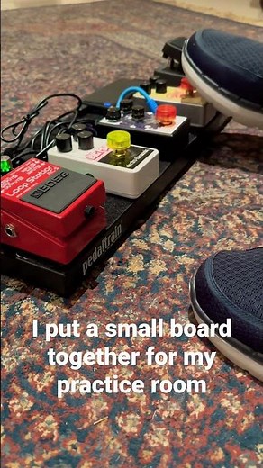 A first play with the Boss RC-5. What's your favourite looper pedal?