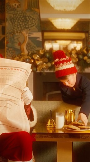 Experience the wonder of Christmas at The Bloomsbury - where memories are made, and where every moment is sprinkled with a touch of festive charm. This season, we're welcoming guests of all ages to join us in experiencing the magic of the season, and to unwind in unexpected moments of yuletide celebration. You never know who you may bump into... 🎅🏻 #thebloomsbury #thedoylecollection #christmasinlondon | The Bloomsbury