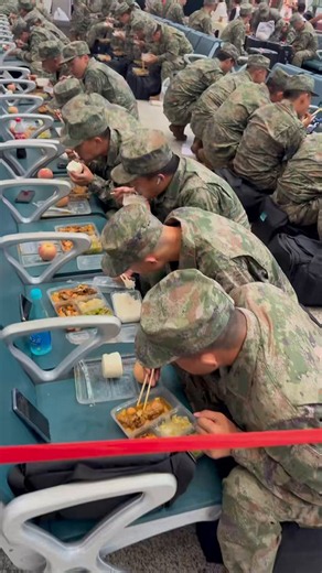 PLA troops are ‘the pride of the nation’ and ‘deeply respected by the people’ — according to official CCP media.Reality in a Chinese High-Speed Rail station: Dozens of soldiers forced to squat and kneel on the floor like this, using public seats as tables to eat their meals.This isn’t respect. This is terrible management, zero welfare, and zero dignity for the troops.