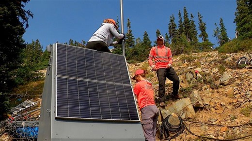 USGS installs new sensors to detect, warn communities of deadly lahars from Mt. Rainier