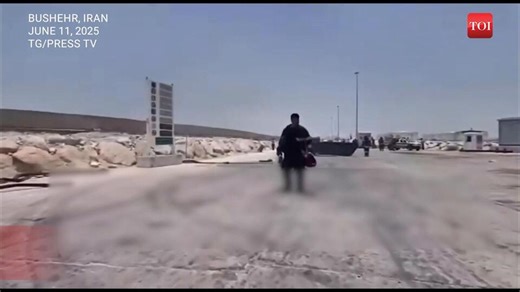 On Cam: Huge Fire Breaks Out At A Chemicals Plant In Iran; 3 Killed, Rescue On - NewsBreak