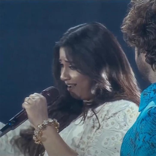 Shreya Ghoshal singing Ehsaan Tera Hoga Mujhpar beautifully at Letters To Lata Didi 🤍✨