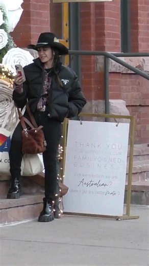 Kyle Richards keeps it chic while out and about in Aspen. ✨ (🎥: MEGA) | OK! Magazine