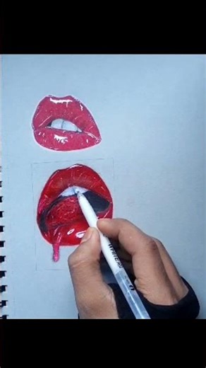 “Drawing glossy lips until it looks real 👄"