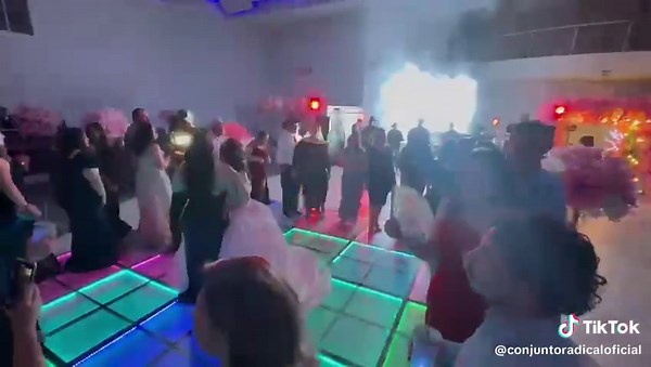 Con nuestro bonito público de Zacatecas capital🔥❤️🤠🤠#conjuntoradical #bailesderancho🌵❤️ #flypシ #dedicala💞💞💞