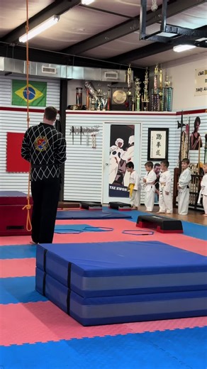 Joshua‘s taekwondo class had a obstacle course race today to see who could complete the course the fastest and Joshua was the fastest at 26 seconds!!! #fyp #fy #taekwondo #obstaclecourse