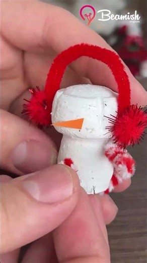 Mini Snowman using a wine cork! ⛄ #creative #snowman #christmascrafts