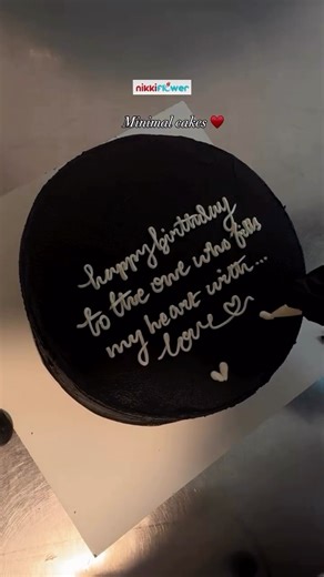 NikkiFlower on Instagram: "There’s something so elegant about minimal cakes — clean, classy and straight from the heart 🤍🖤 Big love to @yum_prum for this stunning black beauty… the handwriting alone feels like a love letter. And when you want the perfect match for moments like these, Nikki Flower has you covered with fresh blooms, luxe hampers & heartfelt gifts that make celebrations feel extra special 💐✨ Save this for birthday inspo! #nikkiflower #minimalcake #blackcakeaesthetic #freshflower
