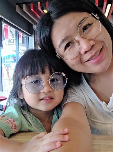 ทำเล็บก่อนเดินทางกลับบ้านง่ายๆ