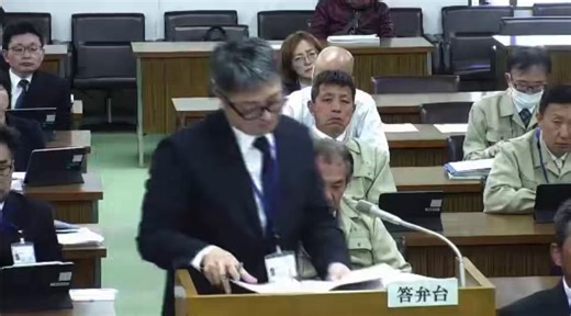 【話題】奈良市議のへずまりゅう、議場前で委員長を恫喝 被害者本人がnoteで公表■へずまりゅう議員（34）＝本名・原田将大、元迷惑系YouTuber2026年3月16日、奈良市議会・観光文教委員会の休憩中に発生した事案を、被害者である柿本元気委員長がnoteで告発。◆経緯・委員会室前で柿本委員長にへずま議員が急接近、顔面10cmの至近距離でスマホを突きつけ「なんなら！！これは！？」と大声で詰め寄る・柿本氏がスマホを覗き込もうとした瞬間、へずま議員が拳を振り上げる「殴るふり」の威嚇行為・ガードを上げた柿本氏を嘲笑し「びびってんのか？調子に乗んなよ、おら！」と恫喝・15m離れた別室の会議が中断するほどの怒鳴り声◆怒りの原因柿本氏がXに投稿した、へずま議員が2日間の委員会で一度も発言予定がないという客観的事実の告知。「自分が奈良市で一番仕事をしている議員」と対外的に発信していることとの矛盾を突かれた形。◆警察対応柿本氏は当日中に警察へ通報済み。警察見解は「行為は完全に犯罪だが、最初から見ていた目撃者がおらず証拠不足で立証困難の可能性」。事情聴取は行われる見通し。◆柿本委員長のスタンス「今回の