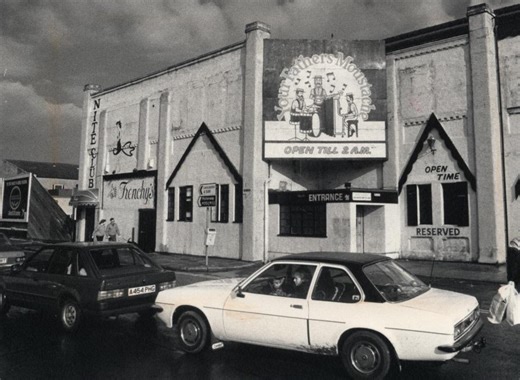 31 unmissable old pictures of how 1988 looked - people, buildings and everyday life