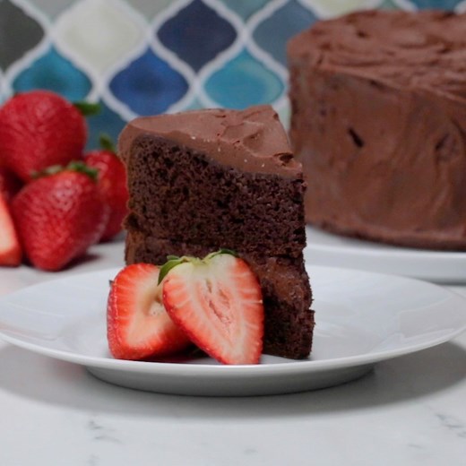 724K views · 4.1K reactions | It’s a classic for a reason! This cake is filled with chocolate, from the tender-crumbed cake to the rich and creamy chocolate frosting. Whether for a birthday celebration or a sweet end to a dinner party, it certainly takes the cake! Recipe: https://tasty.co/recipe/classic-chocolate-cake | Tasty | Facebook