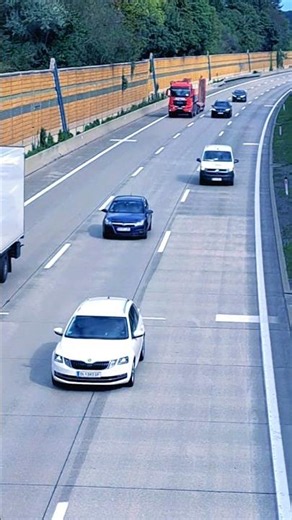 Er kommt. EIN Mann und sein LKW der SCANIA Fahrer