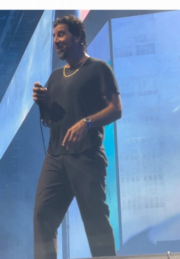 Deftones Perform 'Entombed' Live - Concert Highlights
