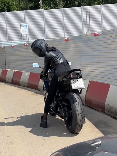 Mastering Motorcycle Skills: Riding Techniques Explained