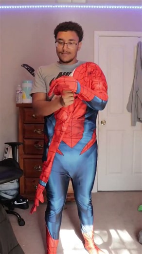 Spirit Halloween's Spiderman Brand New Day Costume #spiderman #spidermancosplay #spirithalloween
