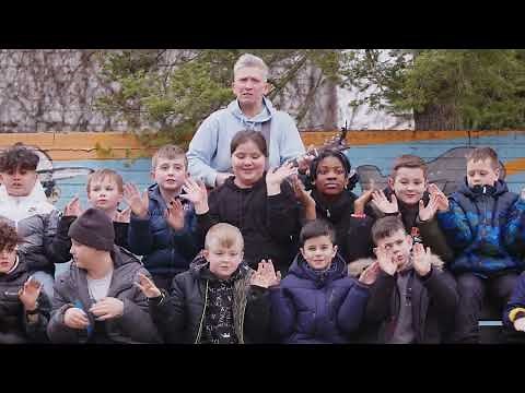 HAND IN HAND (offizielles Schullied der Goethe-Mozart-Grundschule LU)