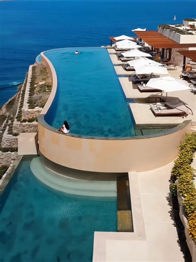 Discover Greece's Best Luxury Hotel