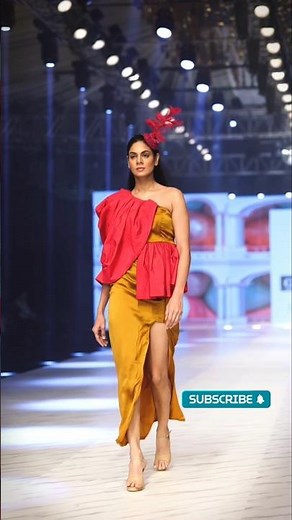 🔥 Best Runway Walks of All Time | Top Supermodels at GICW ✨️ | Fashion Show Magic #shorts