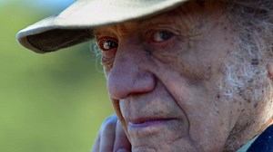 Los restos Nicanor Parra serán velados en la Catedral de Santiago