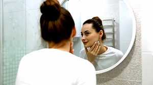 We spoke to RoC Skincare dermatologist Dr. Sheila Farhang about what she says is one of the secrets to looking years younger. | Inside Edition