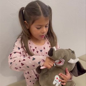 醴 Tired of using an old, worn toothbrush? It's time to change it up! Not only will it clean your teeth better, but it's also important to replace it every 2-3 months to keep those pearly whites in tip-top shape. Plus, if you've been sick, it's a good idea to switch out your toothbrush to avoid any lingering germs. Trust us, your teeth will thank you!  #ToothTipTuesday #ChangeYourBrush #GoodOralHygiene 醴 | Yuma Dentistry 4 Kids | Facebook