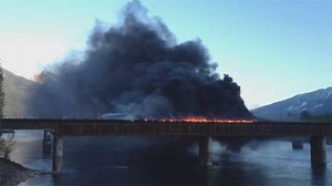 Fire engulfs CP Rail bridge in Revelstoke, B.C.