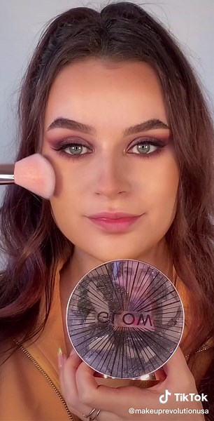 Glowy Bronzed Makeup Tutorial with Revolution Maxi Reloaded Palette