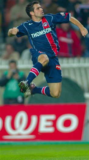 PAULETAAAAA ⚽️🦅 🔙 On this day, Pedro Miguel Pauleta’s goal on a 2-1 win in #LeClassique! 🔙 Le 7 novembre 2004, le but de Pedro Miguel Pauleta lors d’une victoire 2-1 dans #LeClassique ! | PSG - Paris Saint-Germain