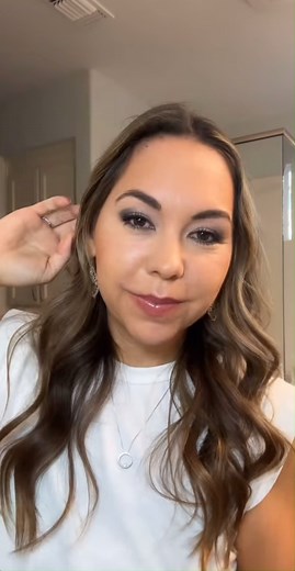 Independent Beauty Consultant, Shannon Duguay is simply glowing with this makeup tutorial. 💕 | MARY KAY