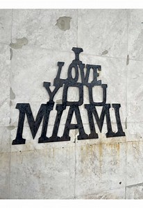 2000’s Miami latína mami #2000s #miami #miamibeach #moodboard #latina #latinaaesthetic #miamiheat #florida #baddie #aesthetic #latinamami #fyp #fypシ゚viral #viral #parati #paratiiiiiiiiiiiiiiiiiiiiiiiiiiiiiii #zyxcba #foryou