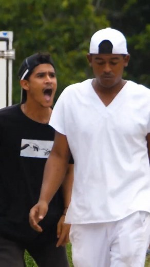 Omam Castro Avila on Instagram: "Ahhhh 🙆🏽‍♂️ #reels#bromas #viralvideos"