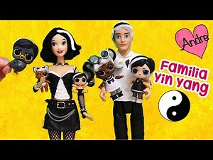 La familia Barbie en BLANCO y NEGRO! Jugando muñecas y juguetes con Andre